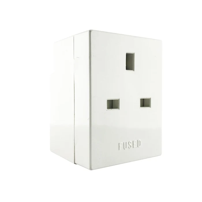 Tronic 13A Multi Plug With Fuse TR5513