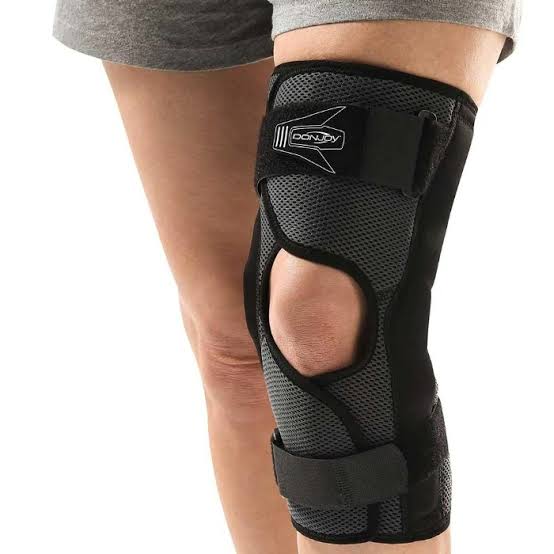 Playmaker Xpert Hinged Knee Wrap