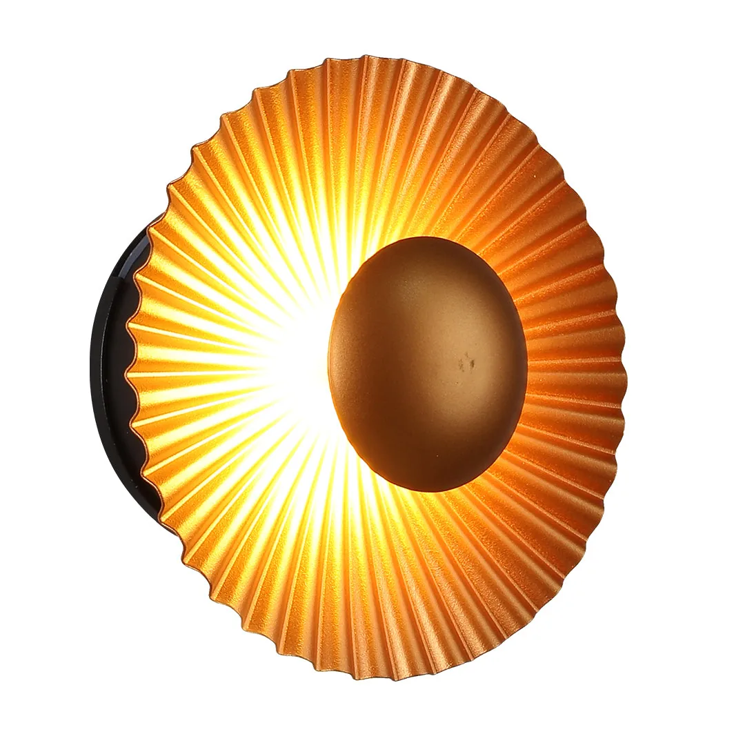 Golden Radiant Wall Light – 220mm, 9W