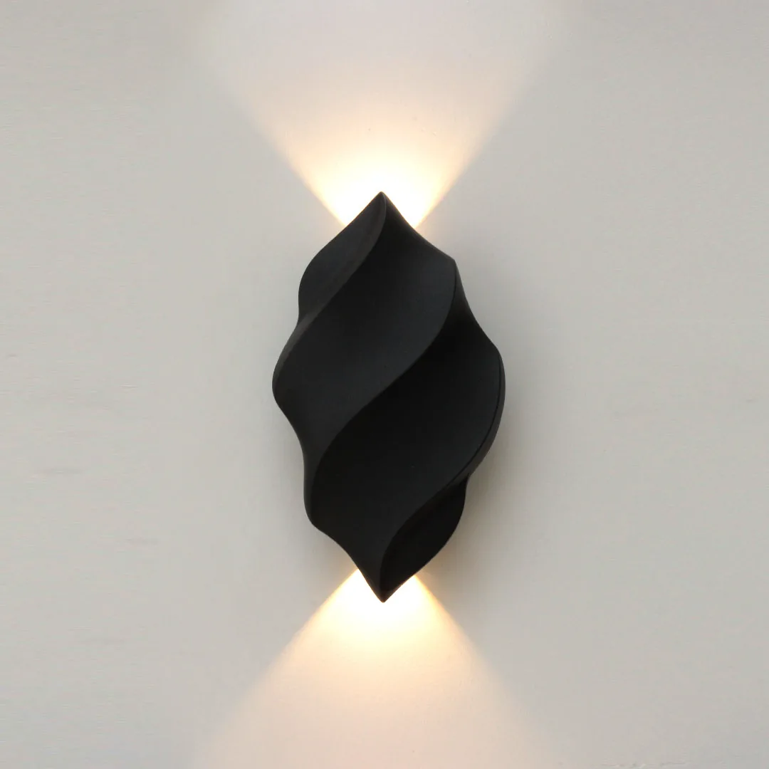 10W LED Outdoor Wall Light – IP54 Warm White