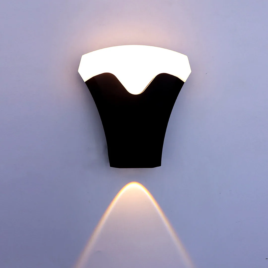 6W LED Outdoor Wall Light – IP54 Warm White