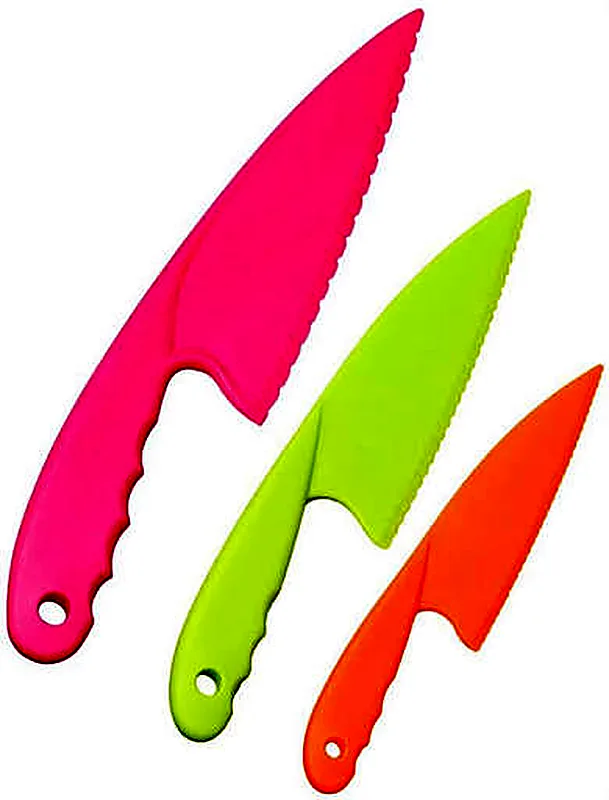 PLASTIC KNIVES
