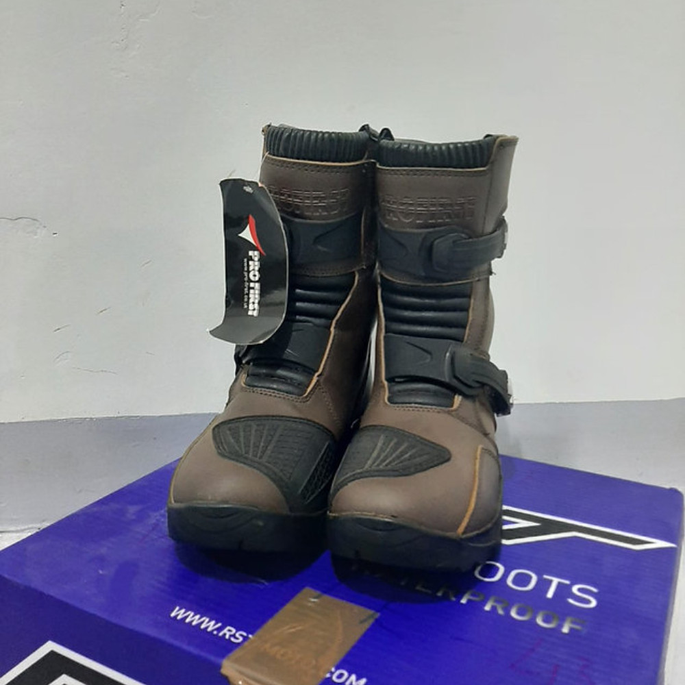 Pro  Roadster II Waterproof  CE Leather Boots
